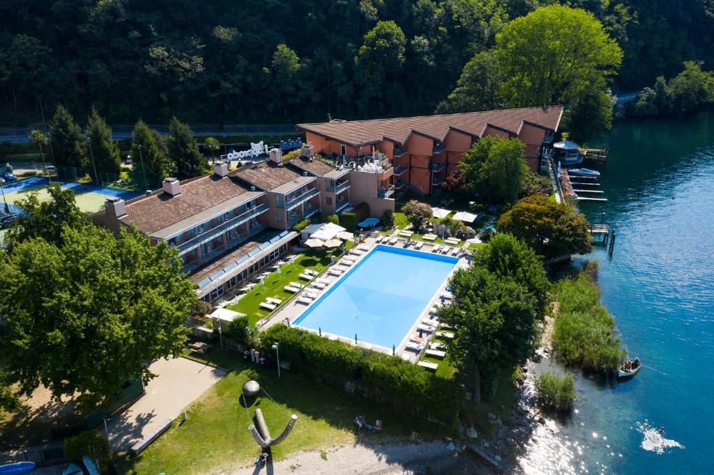 hotels with balcony in Lake Orta