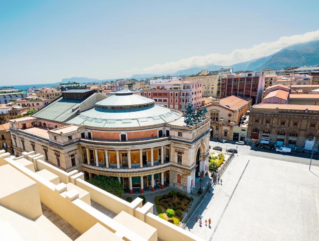 hotels with balcony in Palermo