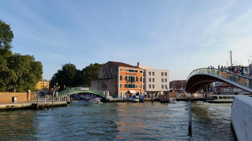 hotels with balcony in Venice