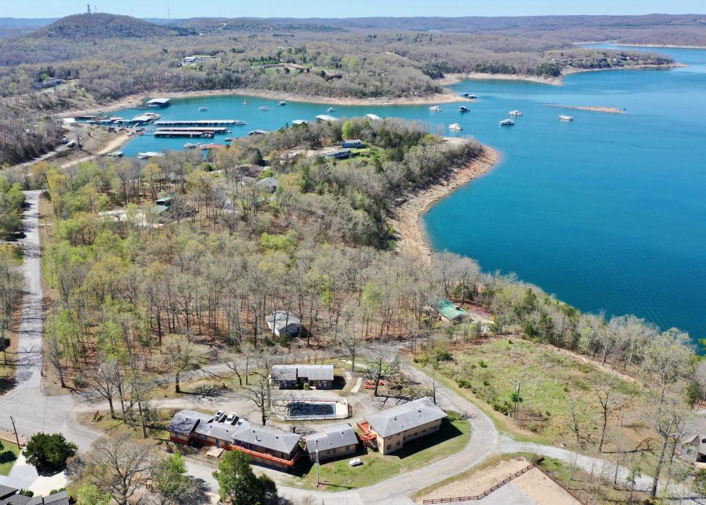 hotels with balcony in Arkansas