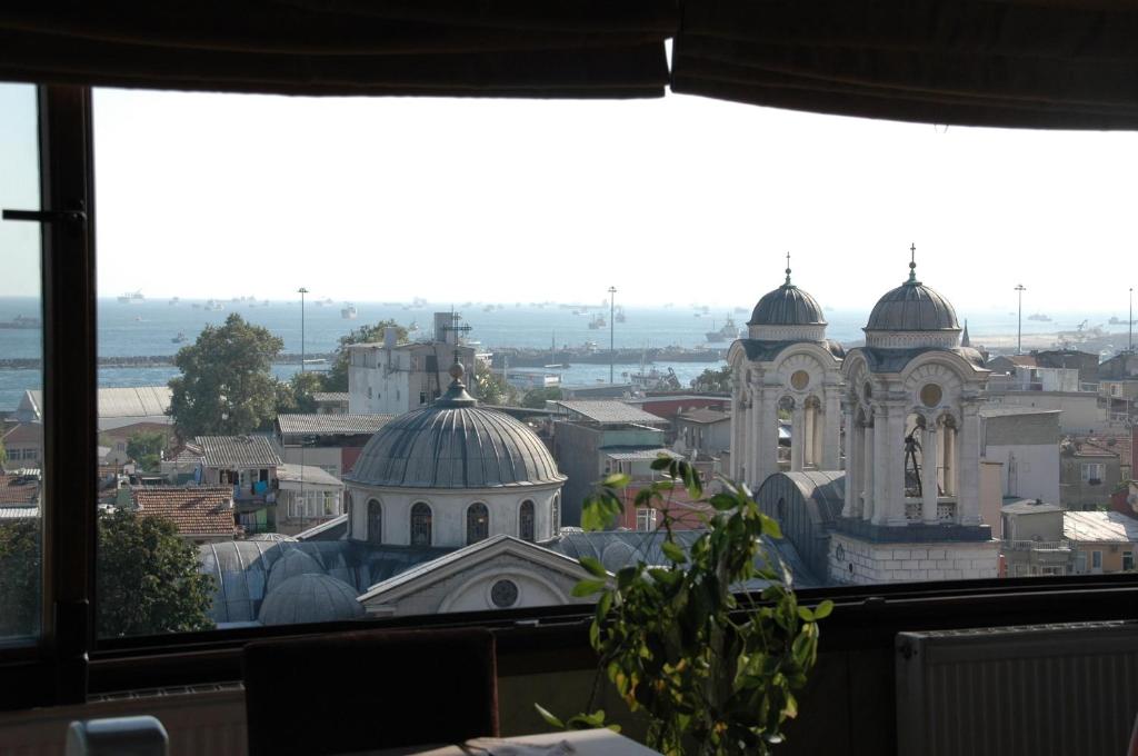 hotels with balcony in Istanbul Fatih