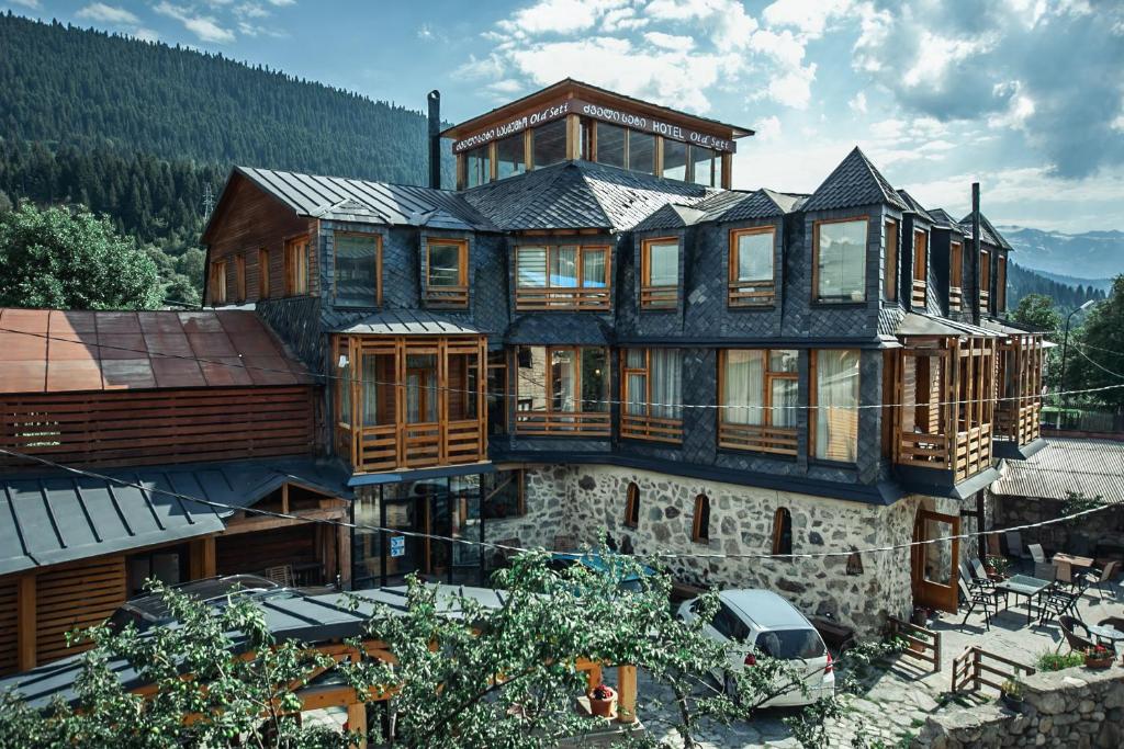 hotels with balcony in Mestia Chalaadi Glacier