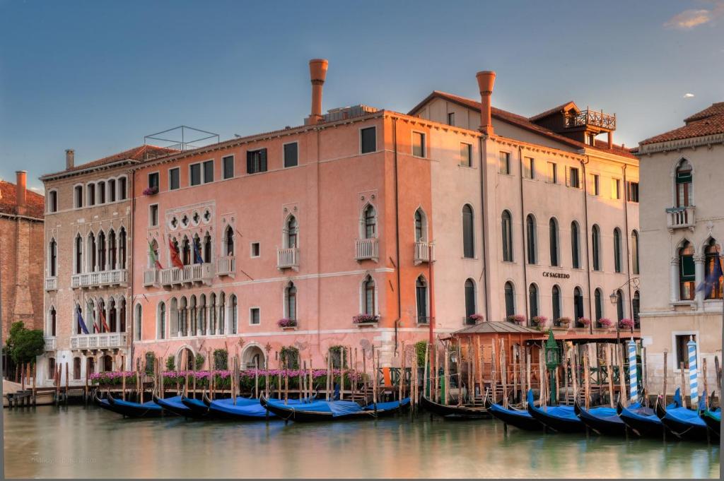 hotels with balcony in Venice San Polo