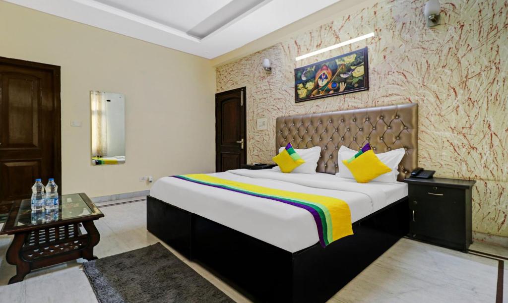 hotels with balcony in Noida