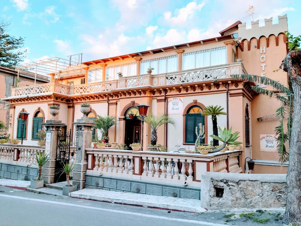 hotels with balcony in Tropea