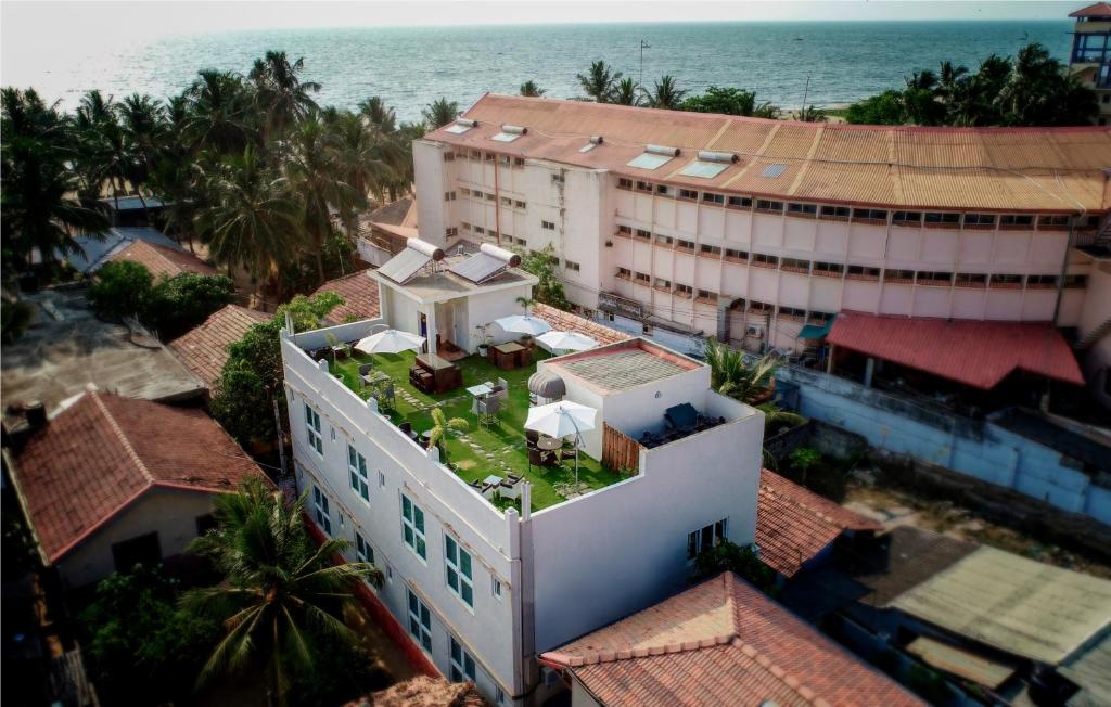 hotels with balcony in Negombo