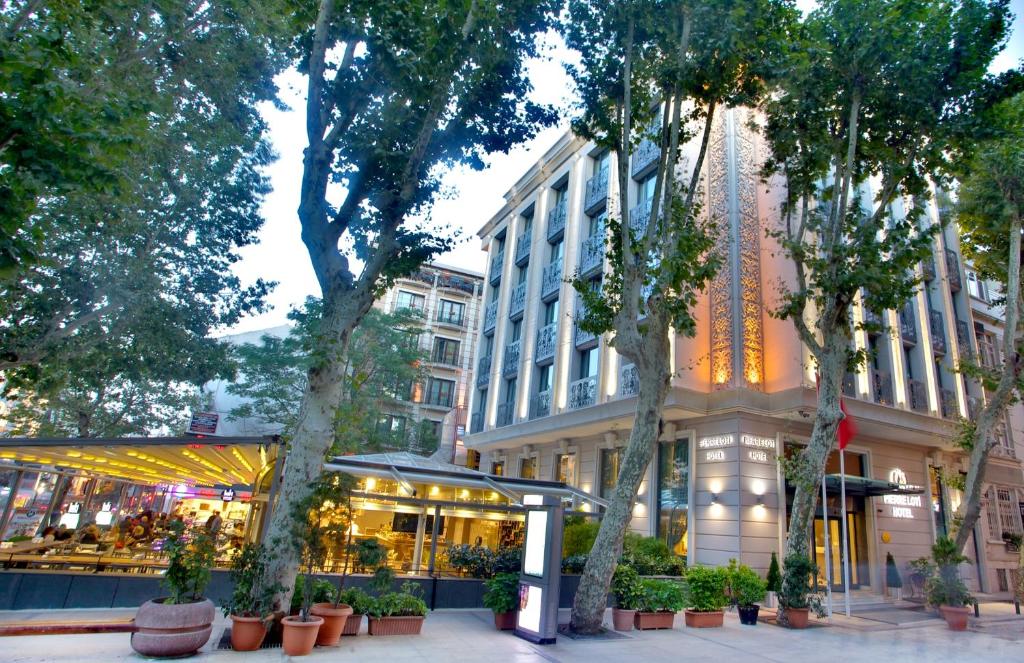 hotels with balcony in Istanbul Fatih