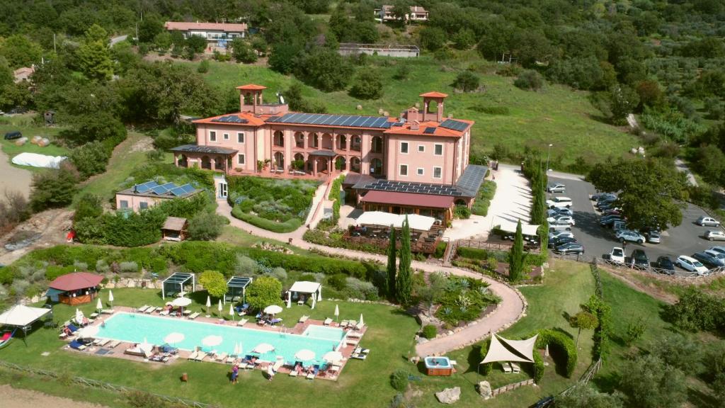 hotels with balcony in Saturnia