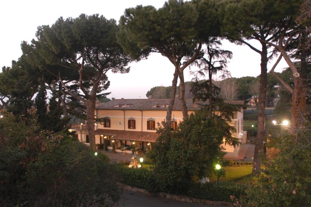 hotels with balcony in Frascati