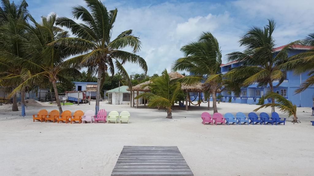 hotels with balcony in Caye Corker