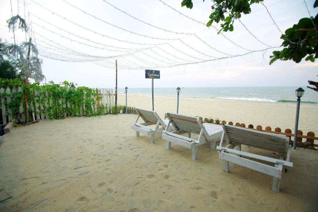 hotels with balcony in Alleppey Swetamber Jain Temple