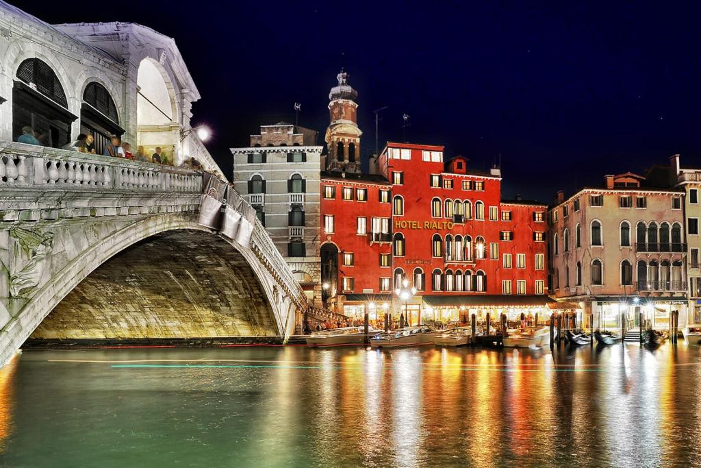 hotels with balcony in Venice San Polo