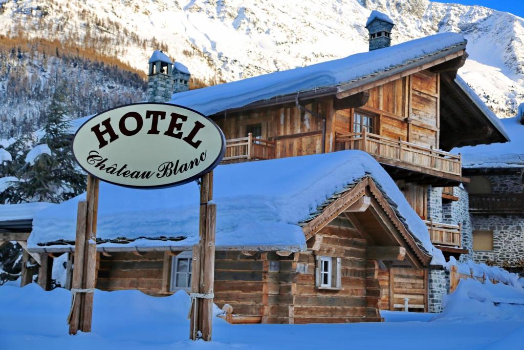 hotels with balcony in Mont Blanc Italy