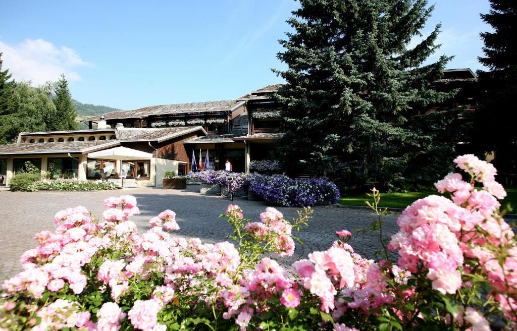 hotels with balcony in Bormio