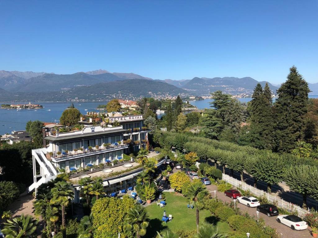 hotels with balcony in Stresa