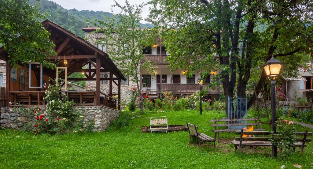 hotels with balcony in Mestia Chalaadi Glacier