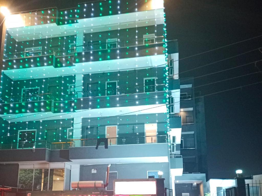 hotels with balcony in Noida