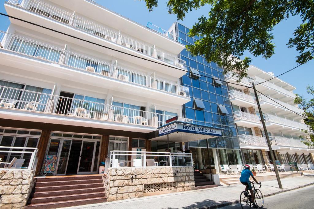 hotels with balcony in Can Pastilla