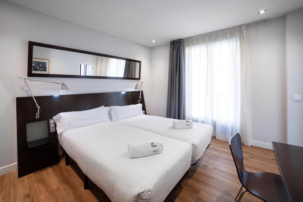 hotels with balcony in Bilbao