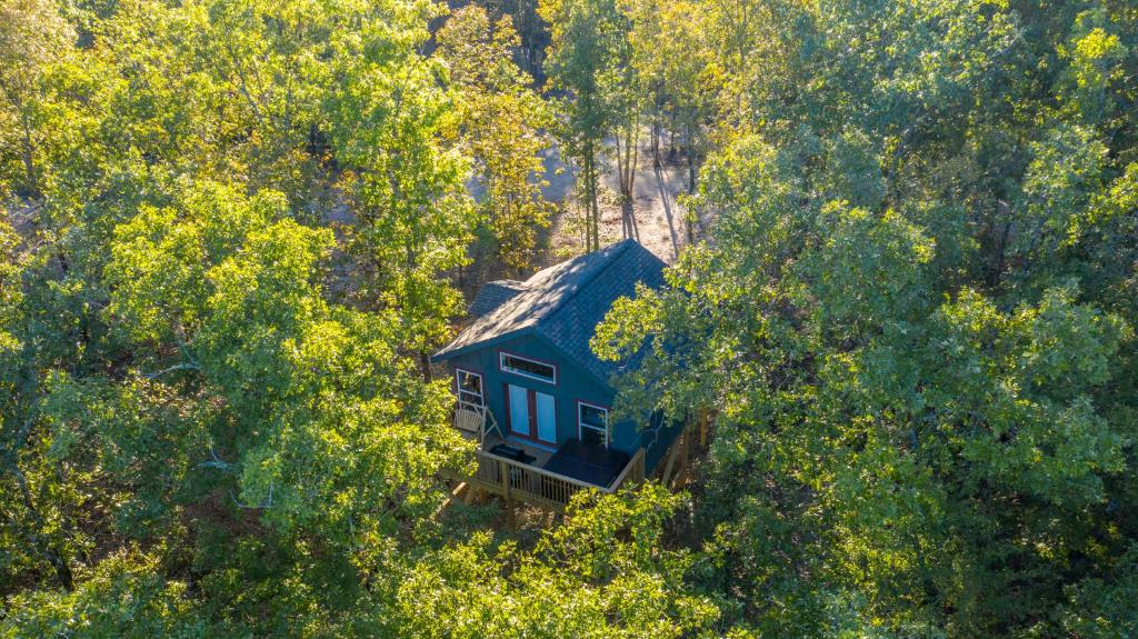 hotels with balcony in Hot Springs