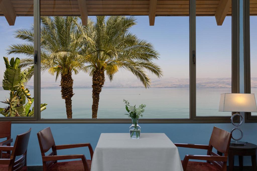 hotels with balcony in Tiberias