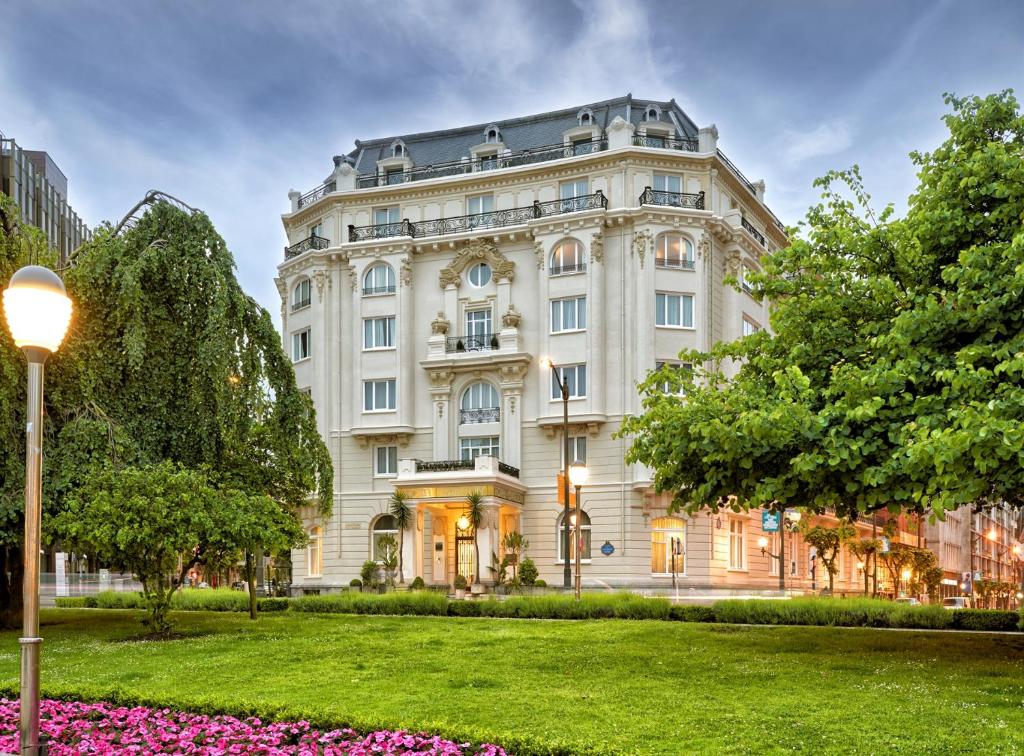 hotels with balcony in Bilbao