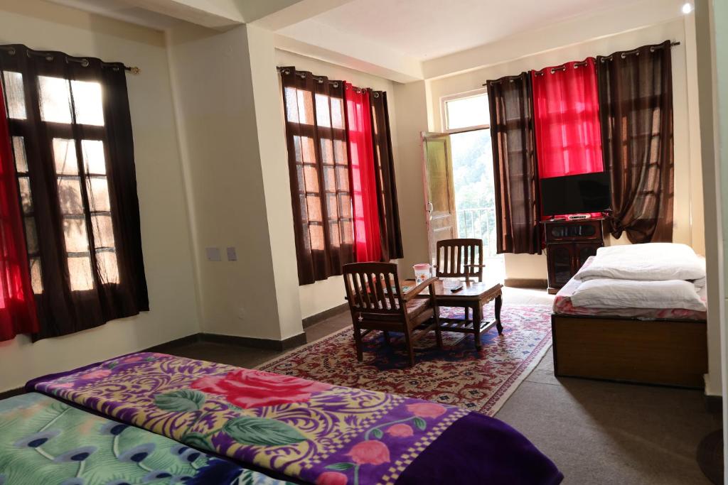 hotels with balcony in Dalhousie