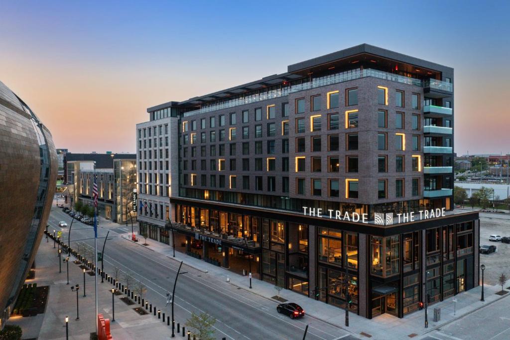 hotels with balcony in Milwaukee