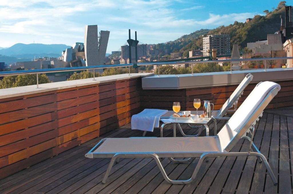 hotels with balcony in Bilbao