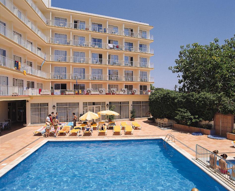 hotels with balcony in Can Pastilla