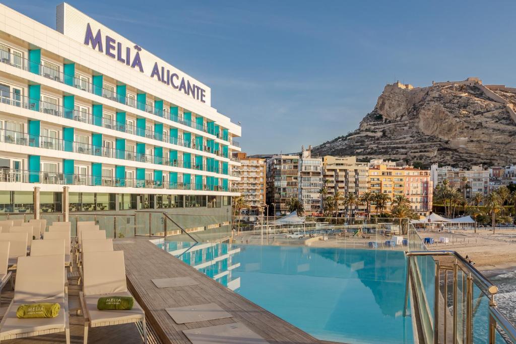 hotels with balcony in Alicante