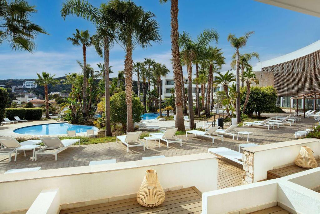 hotels with balcony in Costa Del Garraf