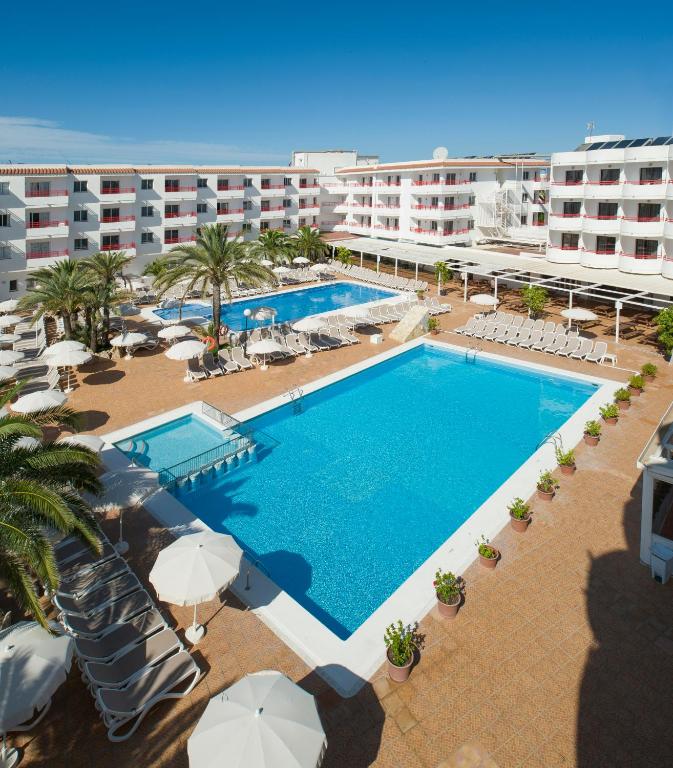 hotels with balcony in Bahia De Sant Antoni