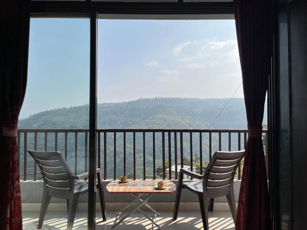 hotels with balcony in Panchgani