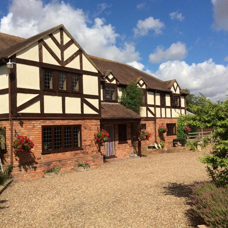 hotels with balcony in Worcestershire