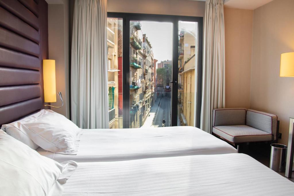 hotels with balcony in Catalonia