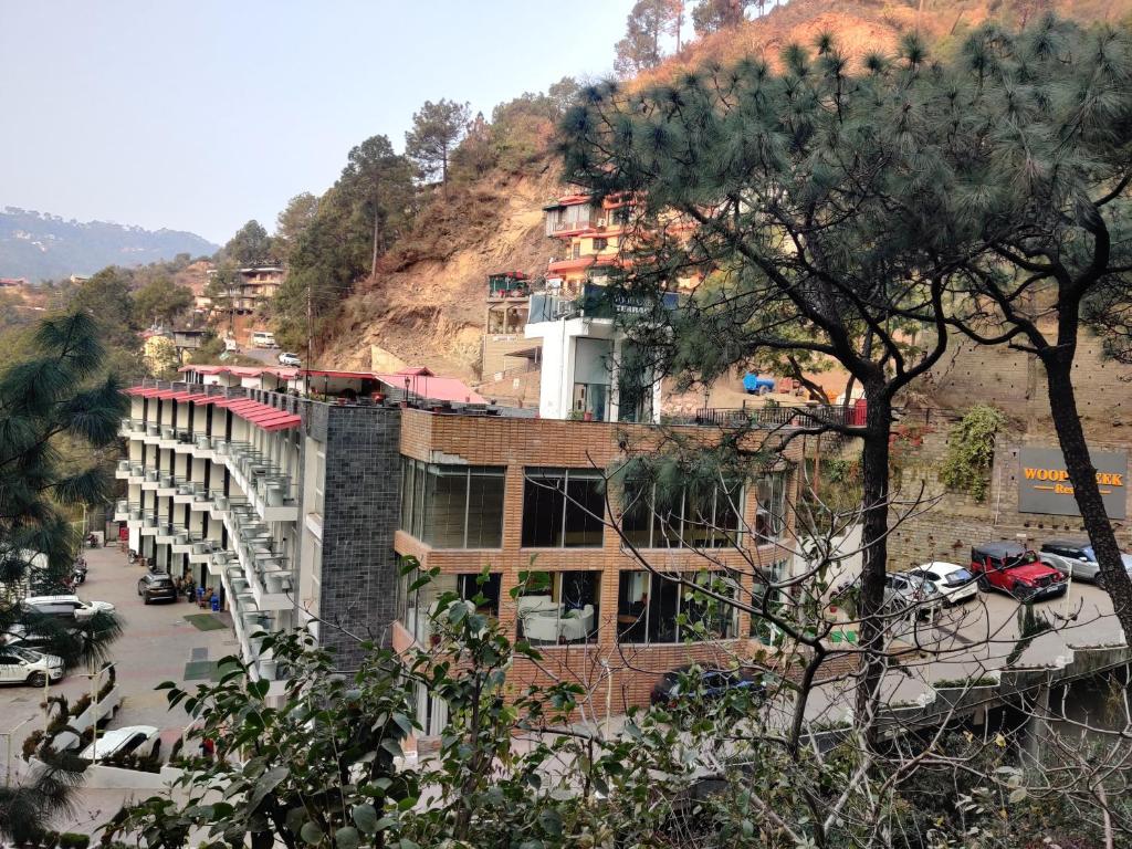 hotels with balcony in Kasauli