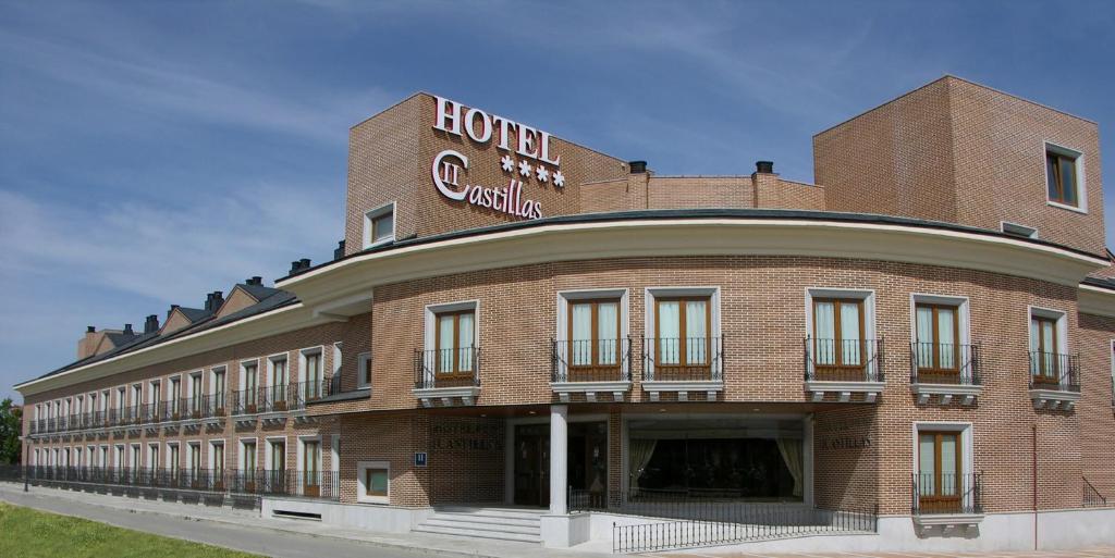 hotels with balcony in Avila