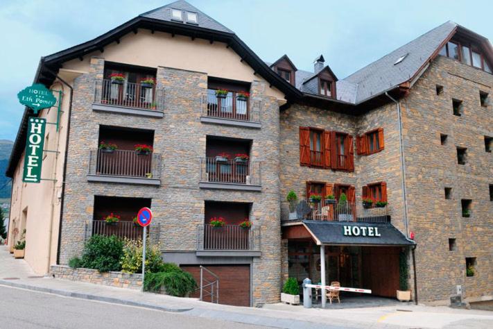 hotels with balcony in Val Daran