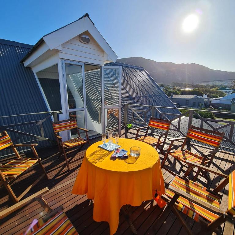 hotels with balcony in Hermanus