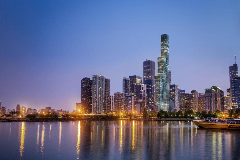 hotels with balcony in Chicago