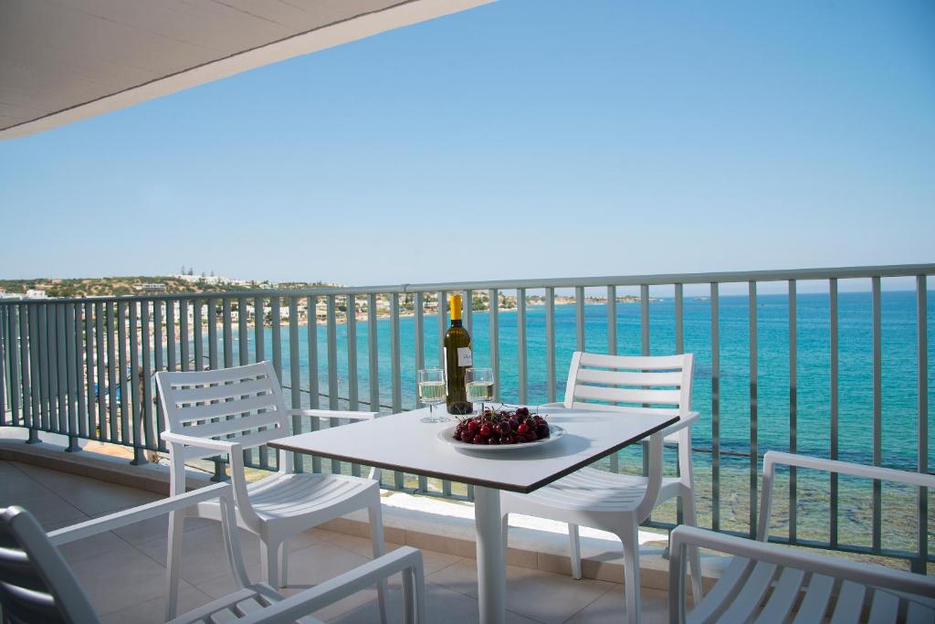 hotels with balcony in Hersonissos