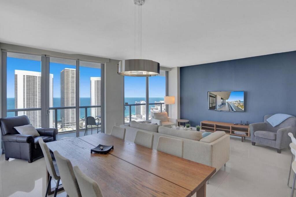 hotels with balcony in Hallandale Beach