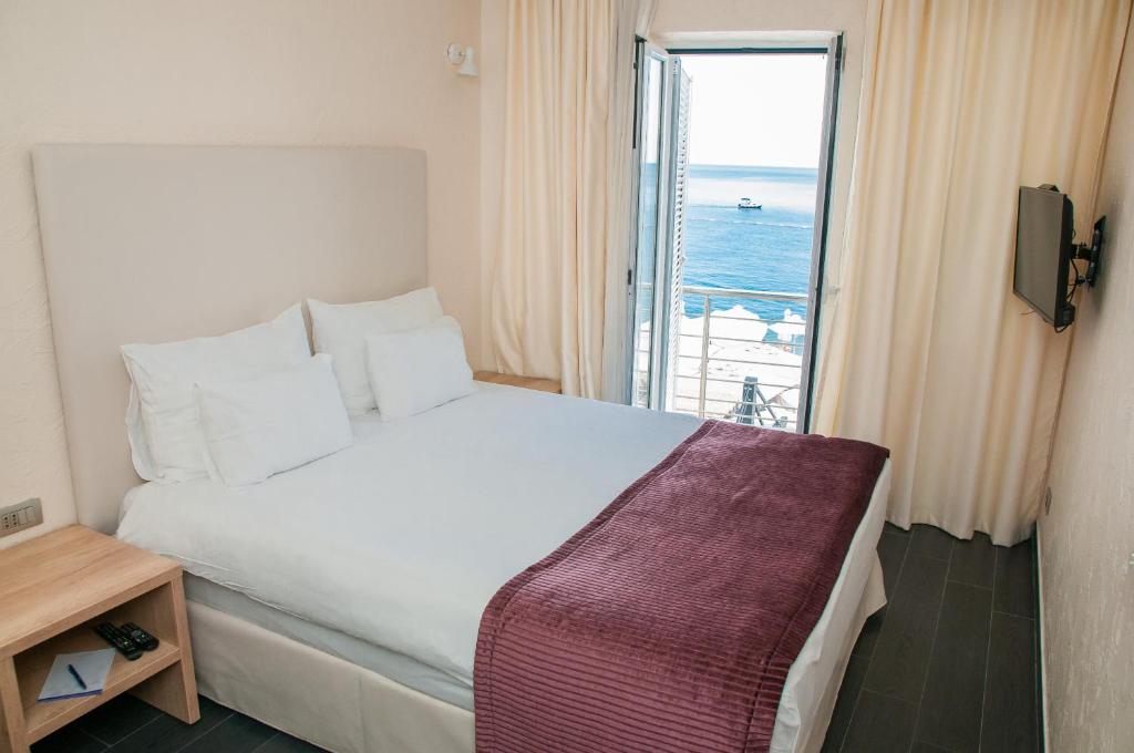 hotels with balcony in Budva