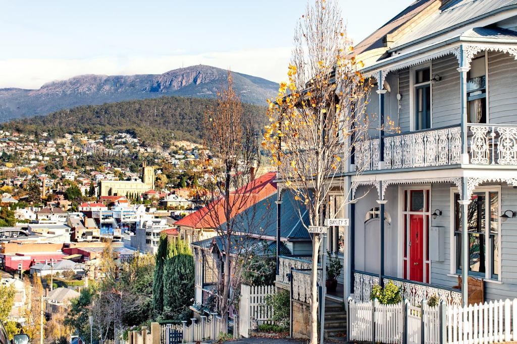 hotels with balcony in Hobart Hobart Cbd